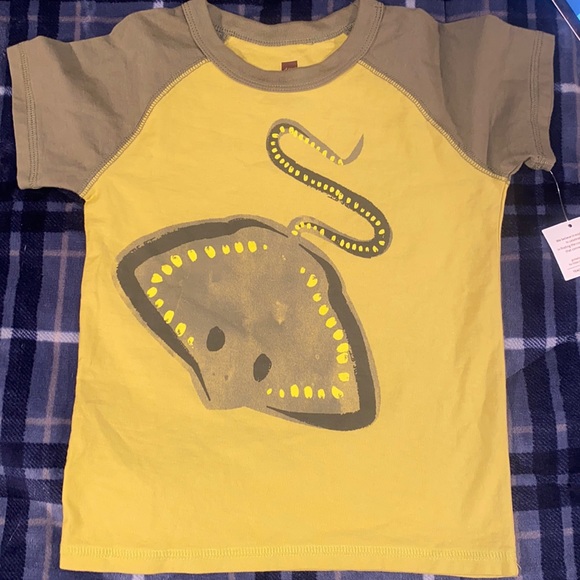 Tea Collection Other - NTW Boys Tea Collection shirt sz 4 5 stingray